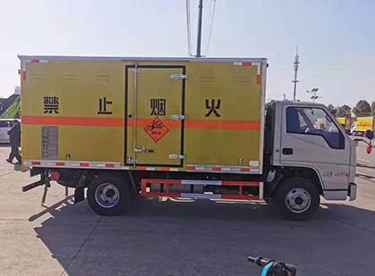泉山爆破器材运输车
